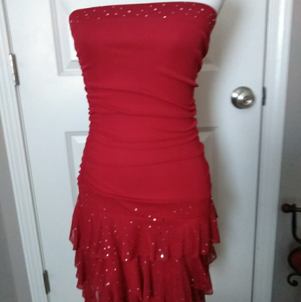 Cute Red Sequin Byerwear Strapless Dress